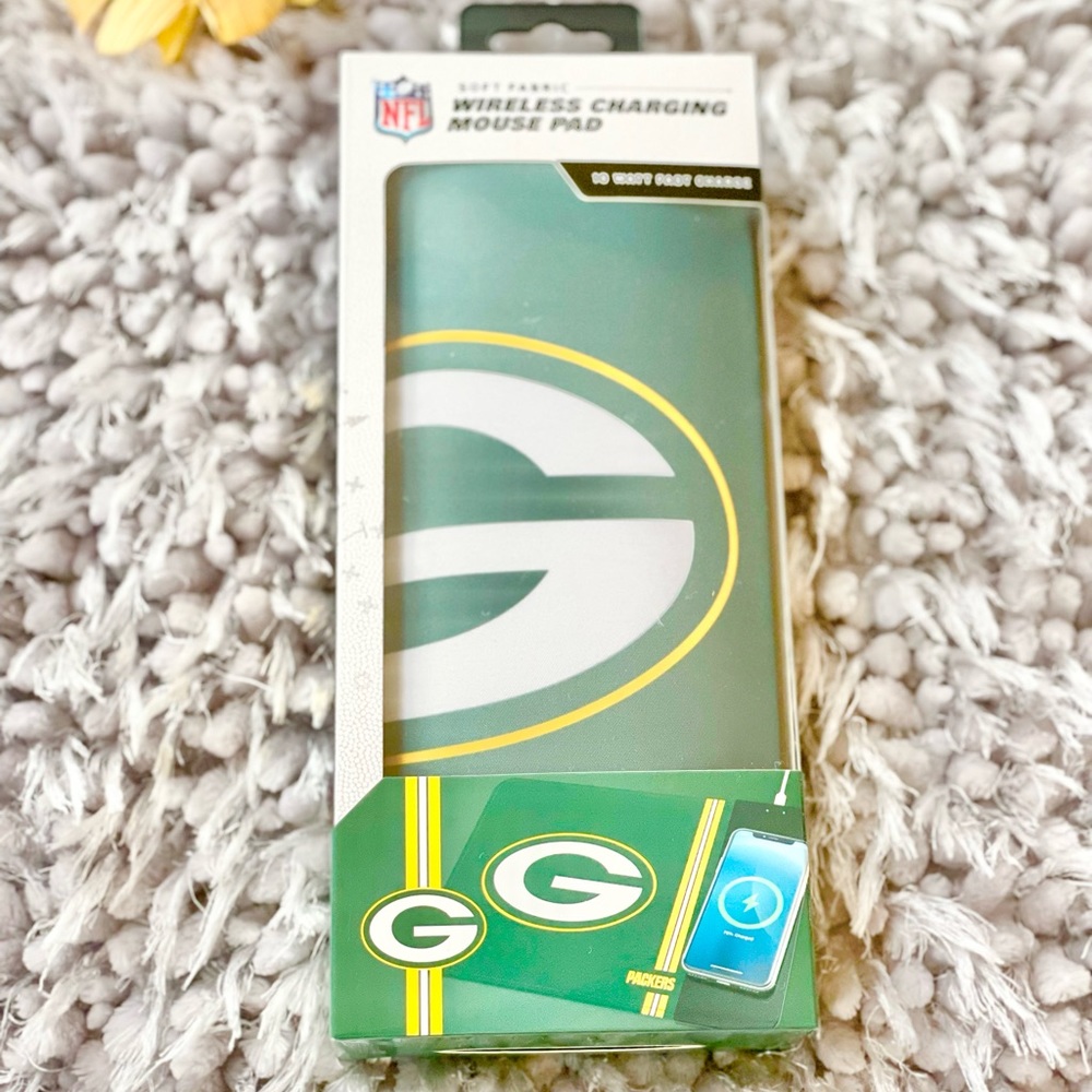 New w/tag Greenbay PACKERS WIRELESS charging mouse pad official NFL 10watt fast